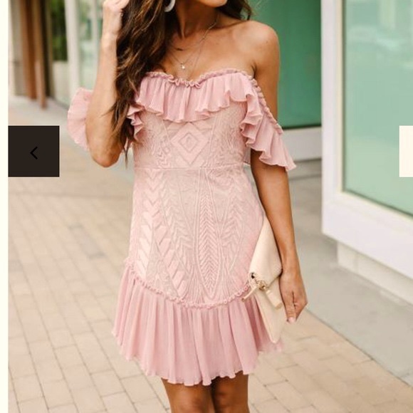 Blush off the shoulder dress. Large - Picture 1 of 7